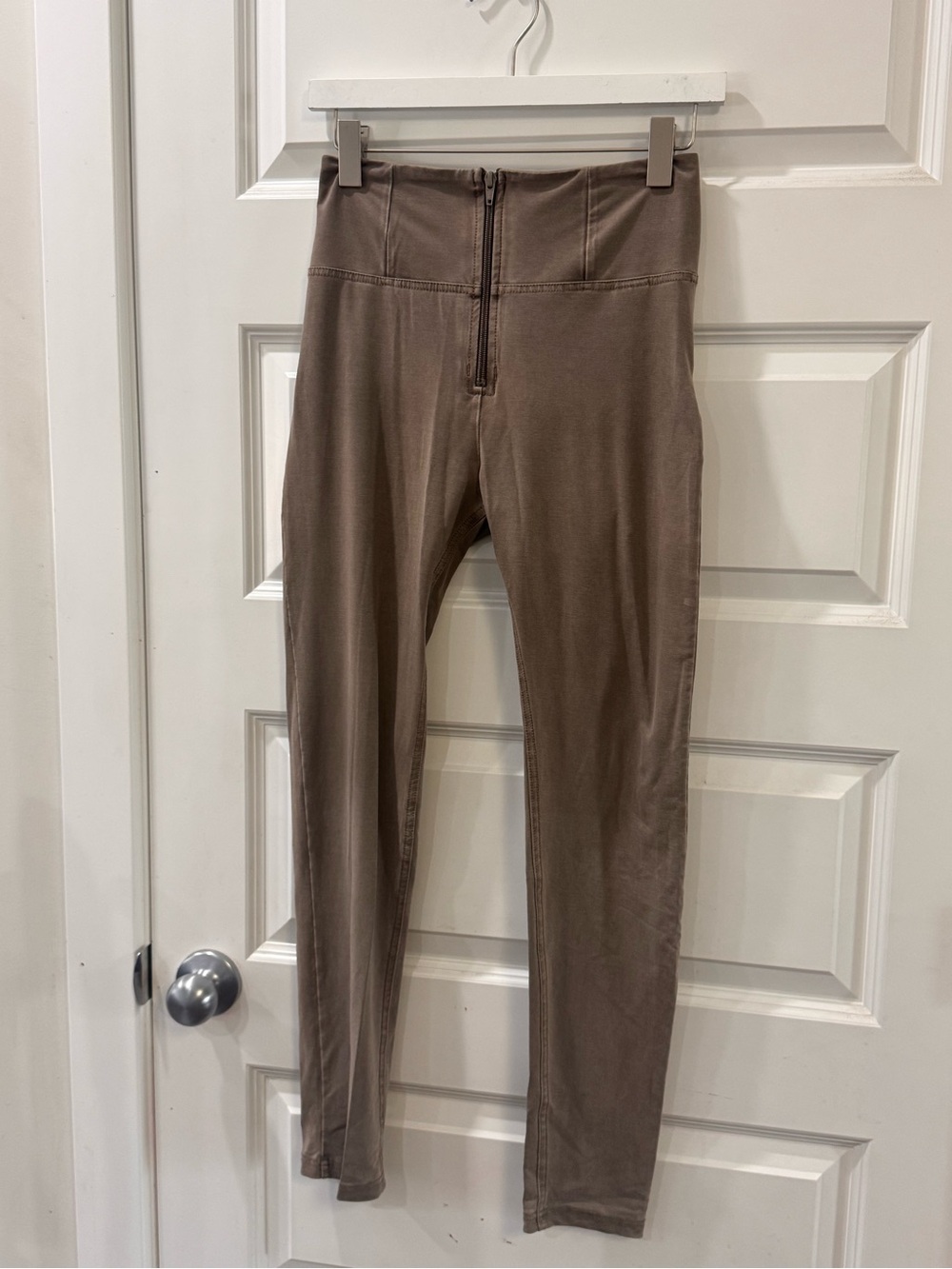 Freddy Taupe High-Waist Leggings with Front Zip